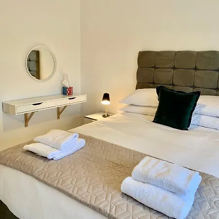 Victoria House Apartament *